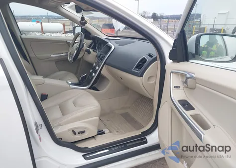 2016 Volvo Xc60 T5 Platinum из США, поврежденный, VIN YV4612RM3G2826717